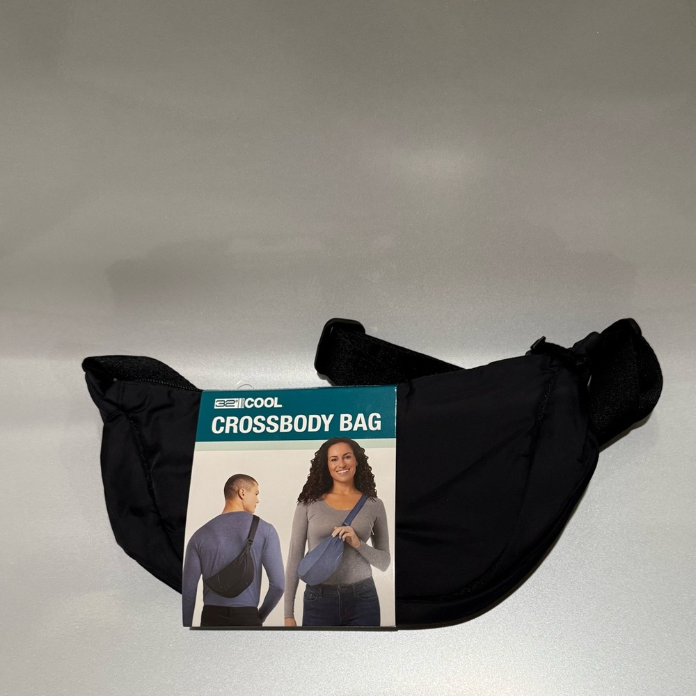 NWT 32 Degrees Cool Unisex Black Crossbody Bag